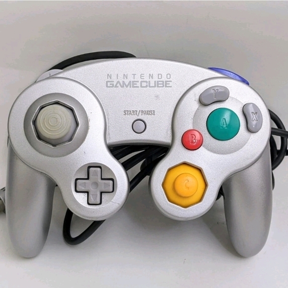 Nintendo Other - Silver Nintendo GameCube Controller Wired